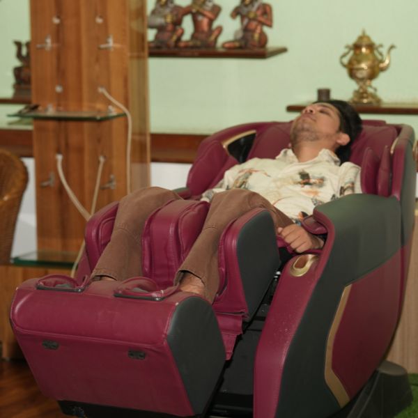 Robotic Massage Chair - ₹200 per person